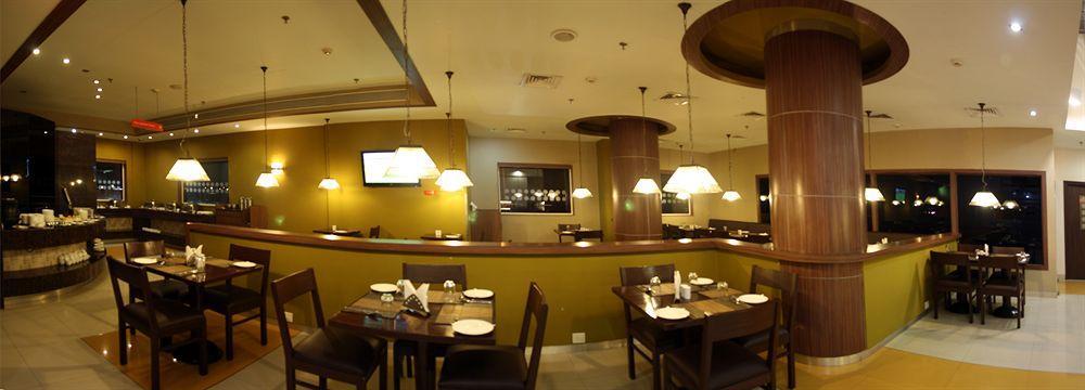 Ahmedabad Vastrapur Hotell Exteriör bild